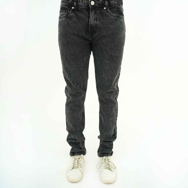BSG men's denim jeans in modern minimalist black jeans style with slim fit and casual white sneakers