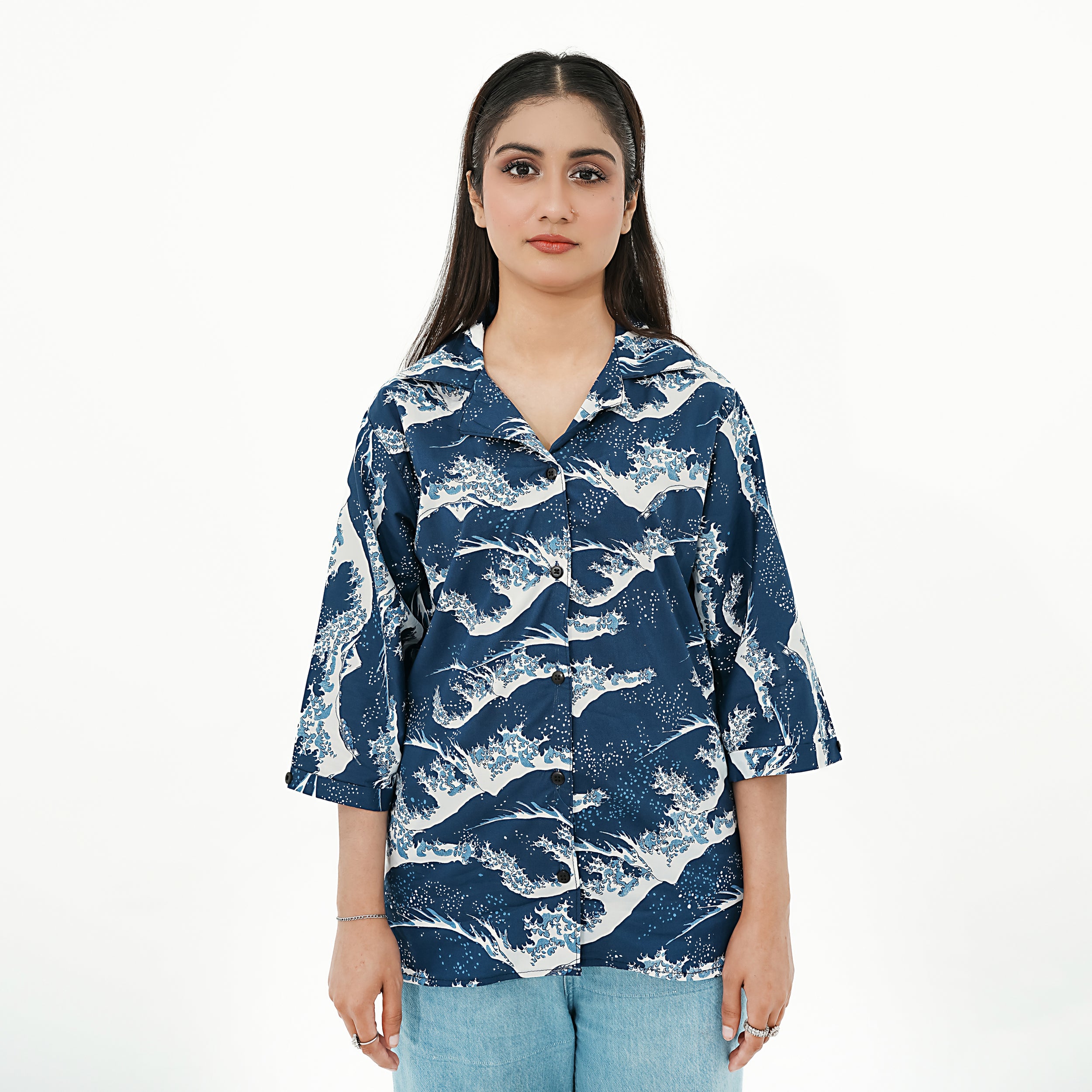 Women's Casual Coastal Breeze Button-Up Shirt with Wave Print Design for a Relaxed Look